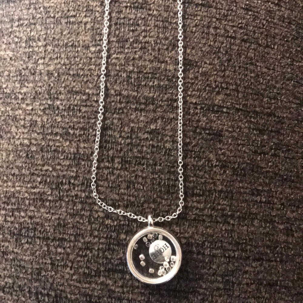 16in silver necklace with 3D pendant